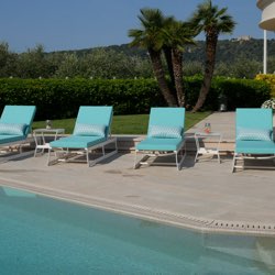 Chaises longues